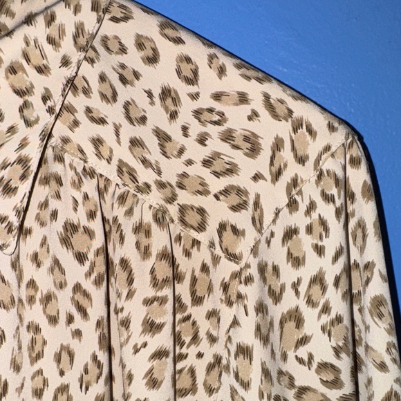 🐆🐆🐆Alfred Dunner Tan Leopard Print Blouse - Picture 5 of 12